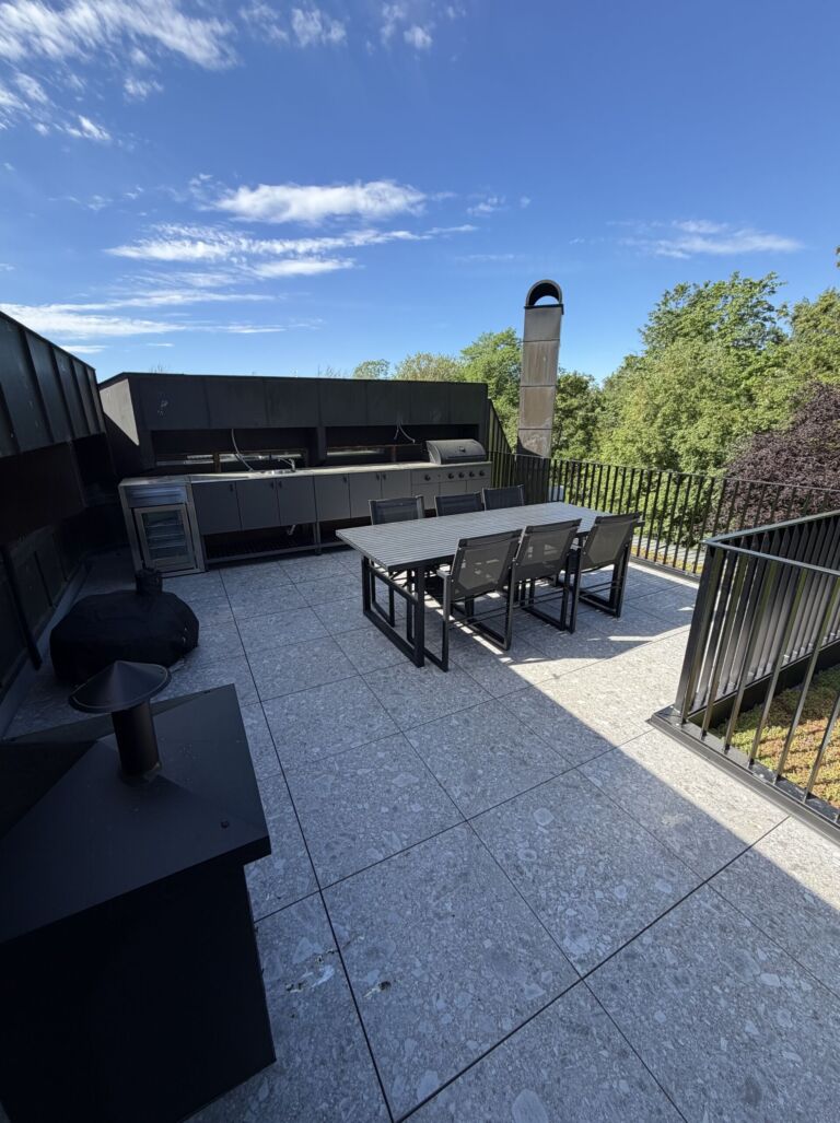 Holmenkollveien – Takterrasse